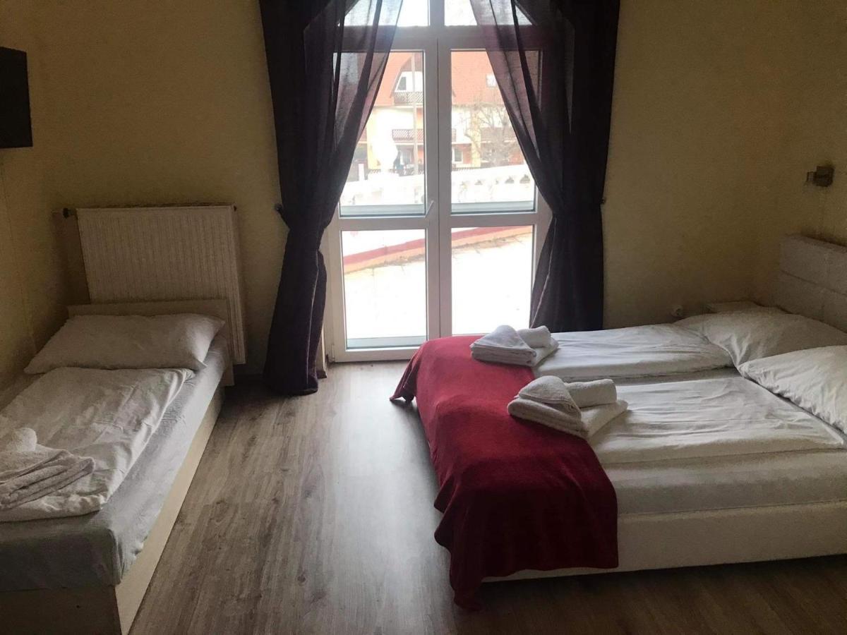 Bed and Breakfast Y Panzio Balatonlelle Exteriér fotografie